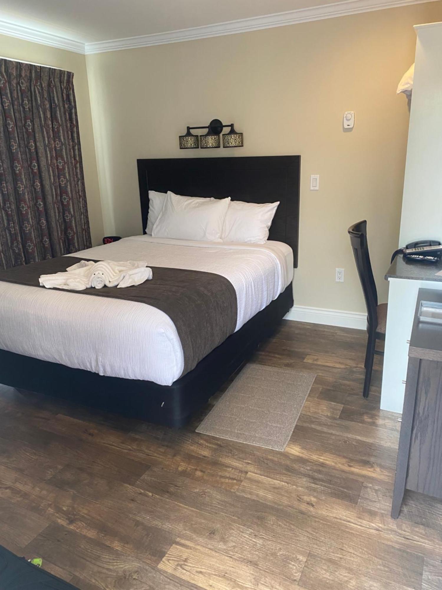 Sunny Isle Motel Summerside Bagian luar foto